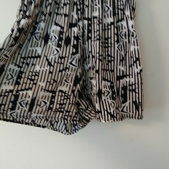 Romper - Picture 2 of 3